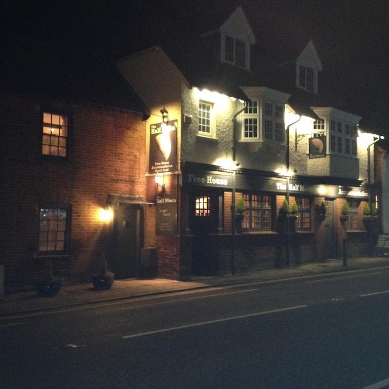 The Half Moon Inn Woking Exteriör bild